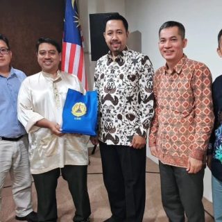 Delegasi Universitas Semarang (USM) mengunjungi Univesity Sains Malaysia untuk penjajakan kerja sama