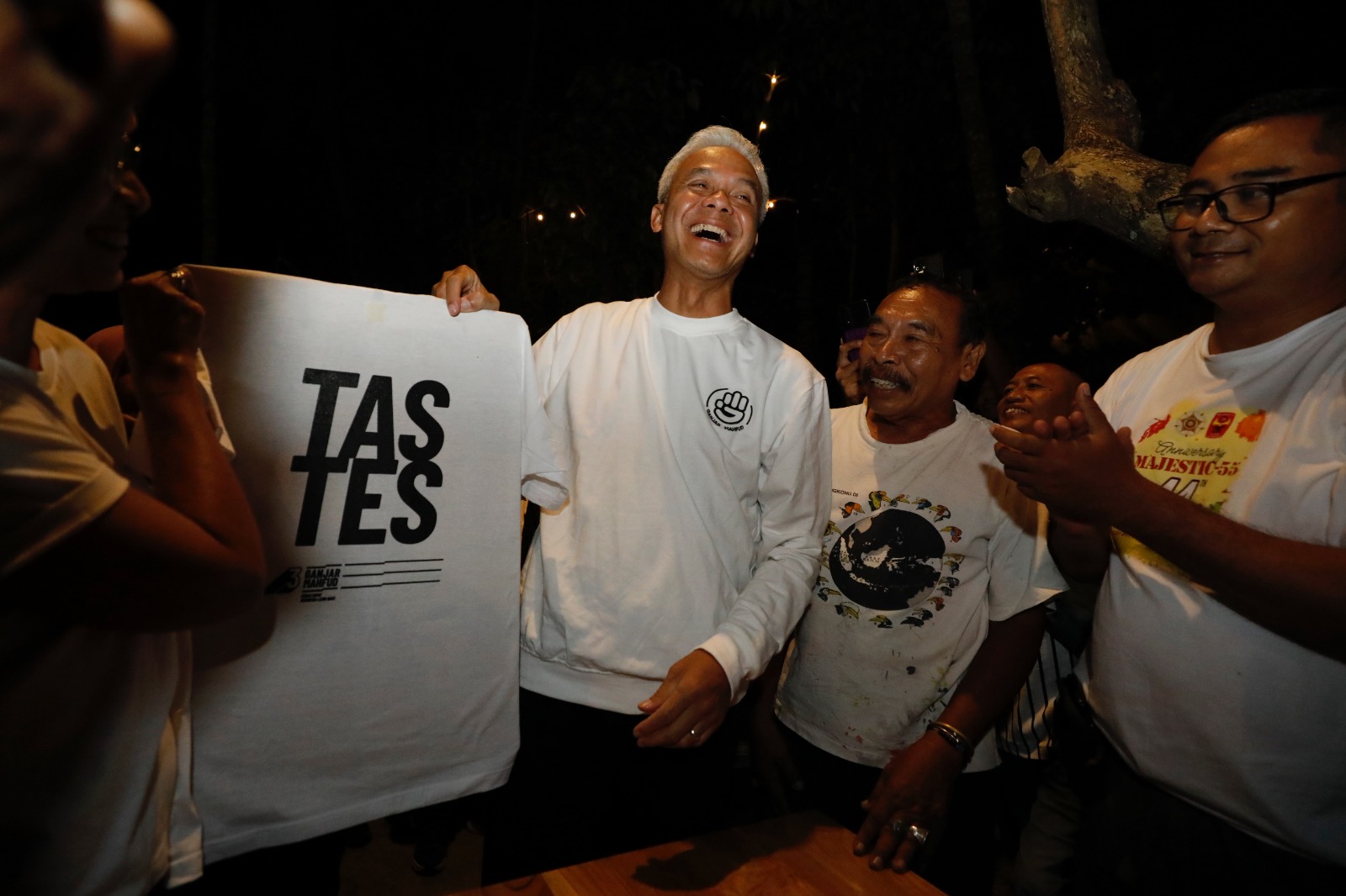Gerakan Kaos Rakyat untuk mendukung Capres Ganjar Pranowo pada Pilpres 2024 muncul di Yogyakarta yang diinisiasi Widjayanti, salah seorang alumni Universitas Gajah Mada (UGM)