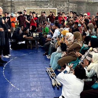 Capres 2024 nomor urut 3, Ganjar Pranowo, menghadiri peringatan Hari Disabilitas Internasional (HDI) 2023 bersama para penyandang disabilitas se Lombok