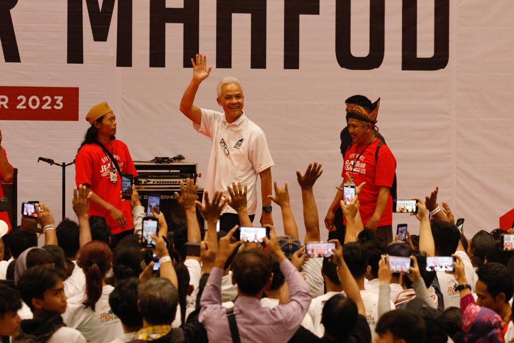 Capres nomor urut 3 Ganjar Pranowo menghadiri acara deklarasi dukungan dari Jaringan Pencak Silat Nusantara (JPSN) berkumpul di Colomadu Karanganyar, Minggu (24/12/2023)