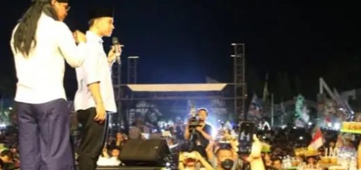 Cawapres nomor urut 2, Gibran Rakabuming Raka dan Gus Miftah hadiri Konser Indonesia Maju di Lapangan Nguwer, Sragen