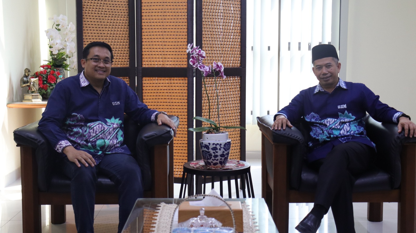 Rektor Universitas Semarang (USM), Dr Supari ST MT (kanan). Gelaran “1st International Conference on Technology, Engineering, and Computing Applications (ICTECA) 2023” siap dilaksanakan di USM