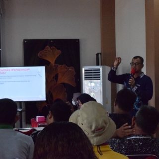 Acara sosialisasi terkait Pemahaman Legalitas Berusaha dan Merek dilakukan Tim Pengabdian kepada Masyarakat (PkM) dosen Magister Hukum Universitas Semarang (USM) untuk pelaku UMKM di Kecamatan Semarang Timur di Aula Kecamatan Semarang Timur pada 28 Desember 2023