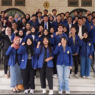 Para ketua organisasi mahasiswa (Orma) Universitas Semarang (USM) periode 2024-2025 yang dilantik di Auditorium Ir Widjatmoko USM pada 8 Januari 2024