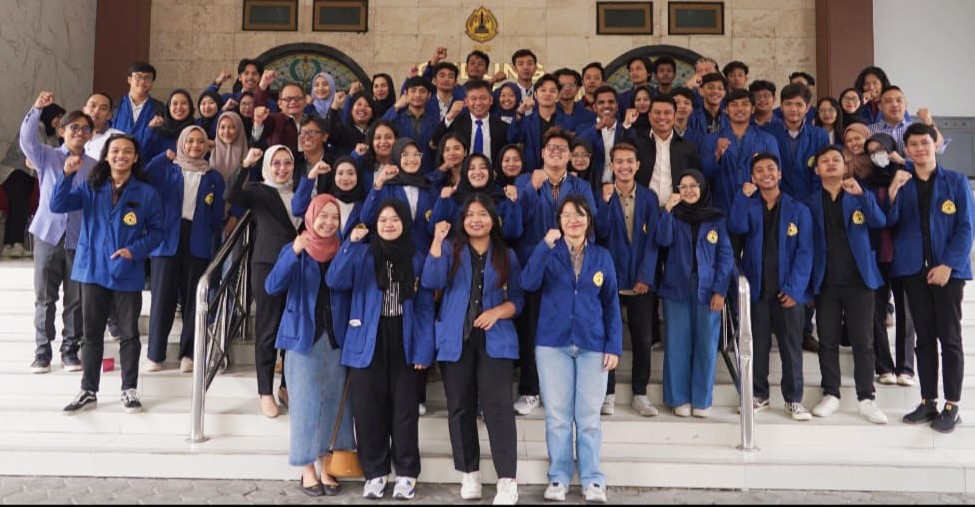 Para ketua organisasi mahasiswa (Orma) Universitas Semarang (USM) periode 2024-2025 yang dilantik di Auditorium Ir Widjatmoko USM pada 8 Januari 2024