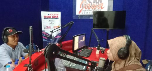 Fatkhurozi dari Sammi Institut membahas tema ''Kekerasan Seksual Ranah Digital di Lingkungan Mahasiswa'' dalam Talkshow Kudengar (Kuliah Keadilan dan Kesetaraan Gender) yang dilaksanakan atas kerja sama Radio USM Jaya FM dan Satgas PPKS USM