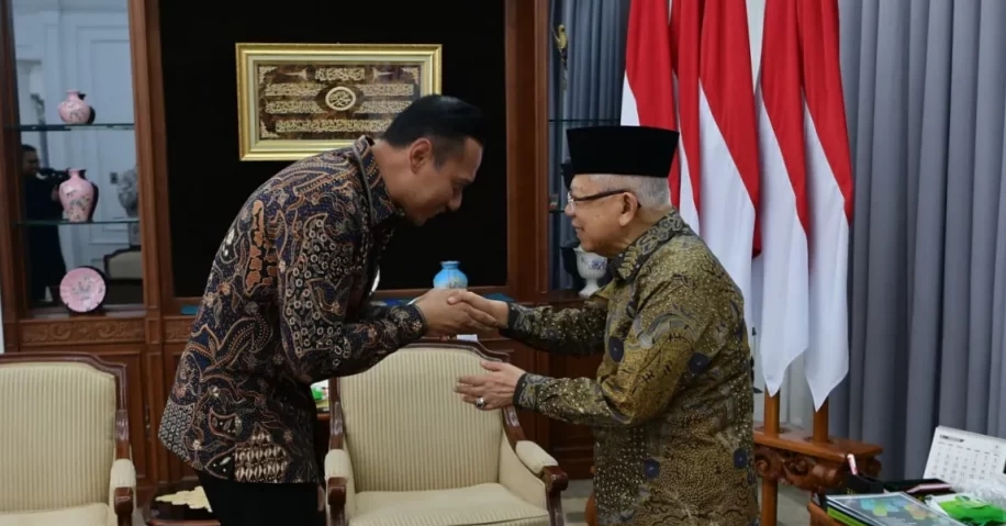 Menteri Agraria dan Tata Ruang (ATR)/Kepala Badan Pertanahan Nasional (BPN) Agus Harimurti Yudhoyono (AHY) mengunjungi Wakil Presiden KH. Ma’ruf Amin di Jl. Diponegoro No. 2, Jakarta Pusat, Sabtu sore (24/02/2024)