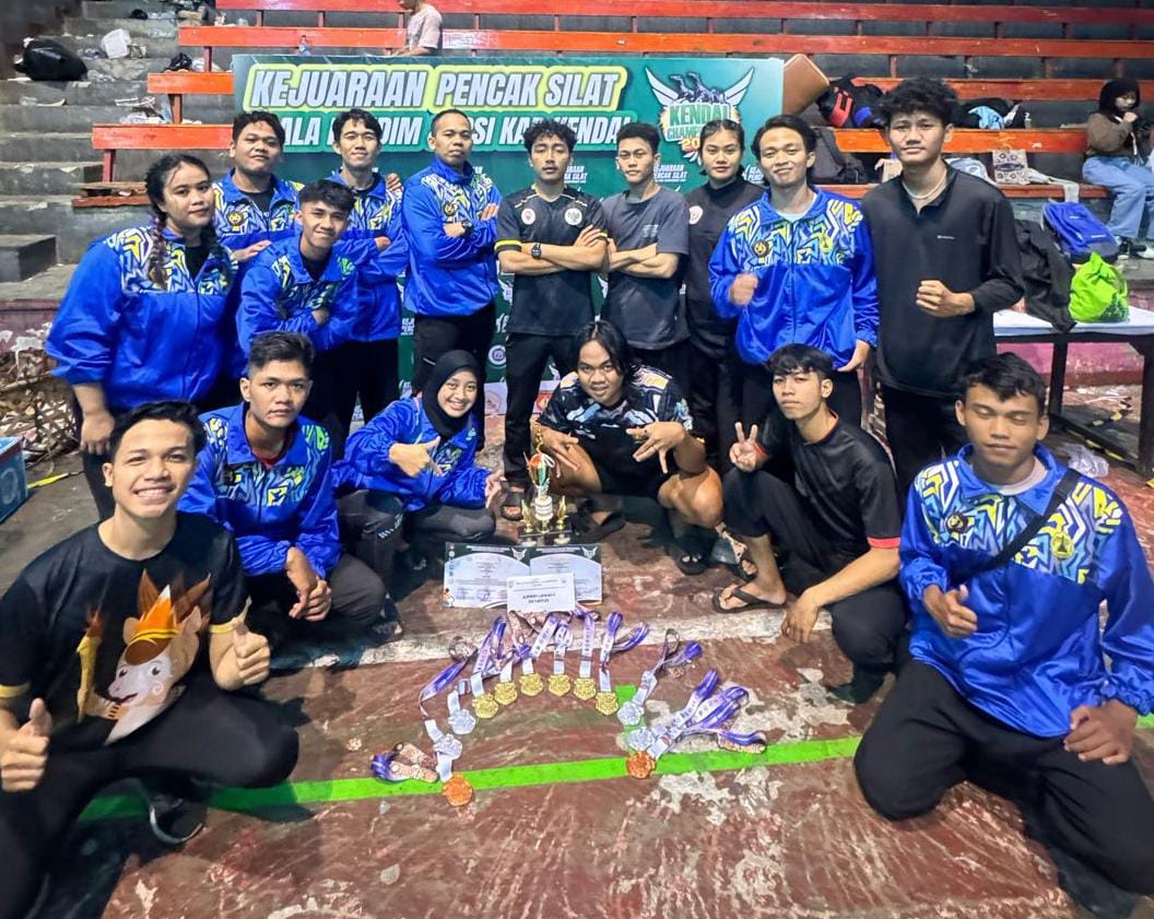 Atlet-atlet pencak silat Universitas Semarang (USM) yang meraih juara umum pada Kejuaraan Pencak Silat Piala Dandim dan IPSI Kabupaten Kendal yang berlangsung di GOR Bahurekso Kendal, pada 2-4 Februari 2024
