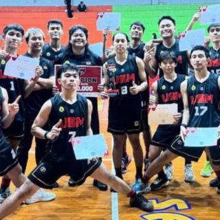 Tim Bola Basket Universitas Semarang, meraih juara 1 pada Kejuaraan Piala Wali Kota Semarang 2024 yang berlangsung di GOR Sahabat Semarang, pada 4-8 Maret 2024