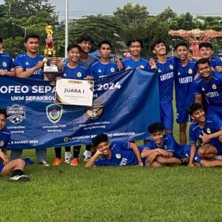 Tim UKM Sepak Bola USM yang menjadi juara dalam Trofeo USM 2024 yang diselenggarakan pada 5 Maret 2024 di lapangan sepak bola Brumbung Mranggen