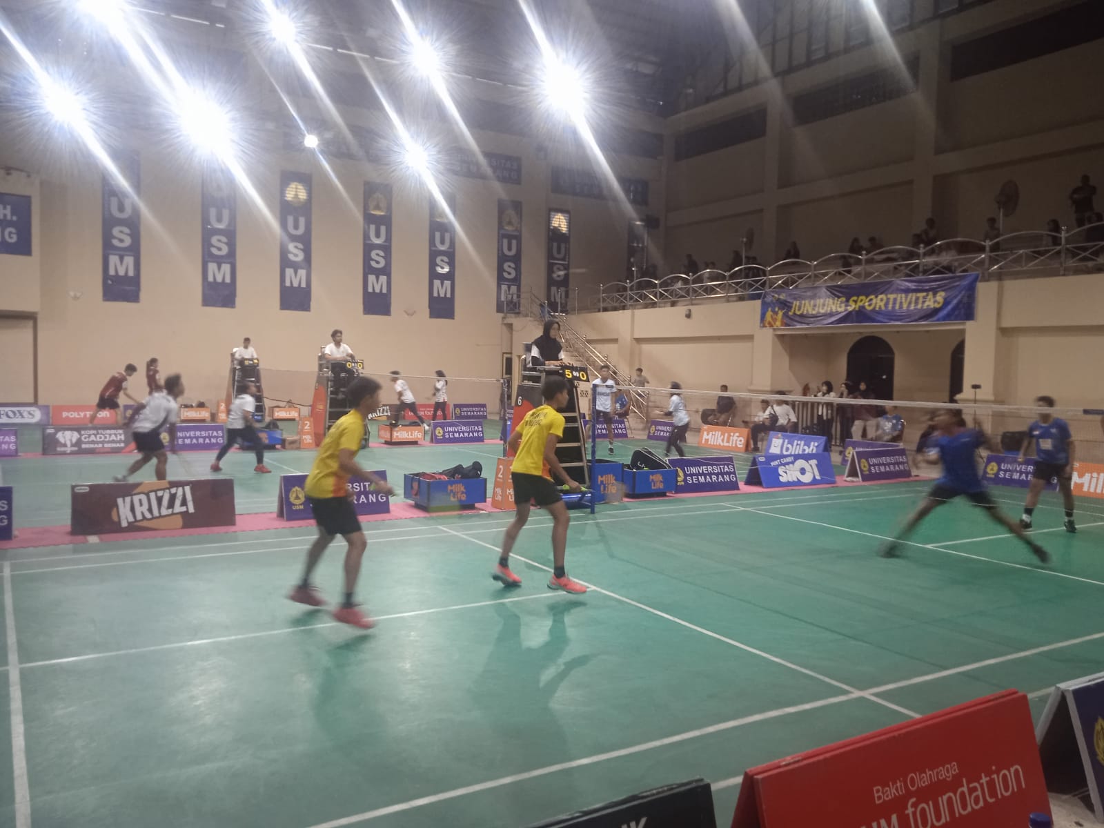 Kejuaraan Bulu Tangkis USM Open 2024 kelompok antarpelajar di Gelora USM