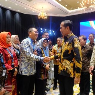 Wali Kota Makassar, Danny Pomanto, menjadi satu-satunya wali kota di Indonesia yang diundang Presiden Jokowi untuk ikut menyambut delegasi World Water Forum (WWF) ke-10 di Denpasar, Bali, Minggu (19/5) malam