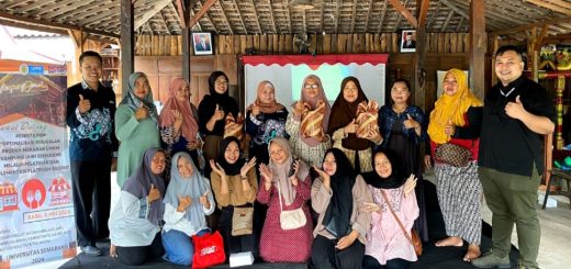 Pelaku UMKM di Kampung Jawi, Kecamatan Gunungpati mendapat Pelatihan Optimalisasi Penjualan Produk Makanan Menggunakan Shopee Food pada Selasa, (8/5/2024). Pelatihan diberikan oleh Tim PkM FTIK Universitas Semarang (USM)