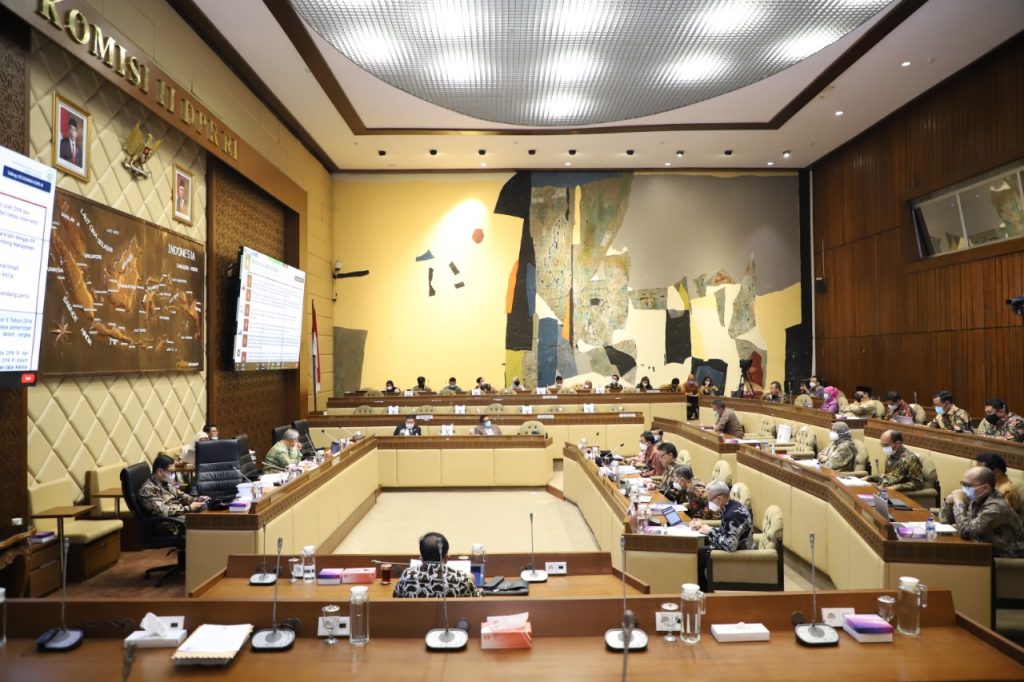 Rapat Dengar Pendapat (RDP) KPU RI bersama Komisi II DPR RI di Kompleks Parlemen Senayan, Jakarta, Rabu