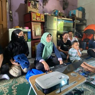 Kegiatan Pelatihan Manajemen Pengelolaan Keuangan dari Tim Pengabdian kepada Masyarakat dosen Fakultas Ekonomi Universitas Semarang (PKM FE USM) ke UKM Kerang 158, baru-baru ini
