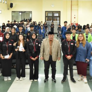 Peserta Seminar Legal Training 3.0 (LT) 2024 yang diselenggarakan Badan Eksekutif Mahasiswa (BEM) Fakultas Hukum (FH) Universitas Semarang (USM). Seminar mengusung tema ''Alternatif Penyelesaian Sengketa dalam Proses Mediasi serta Pembuatan Akta Perdamaian'' berlangsung pada 21 Mei 2024 di Gedung V Lantai 6 Universitas Semarang