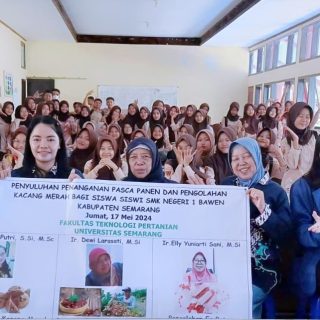 Siswa Siswi SMK Negeri 1 Bawen, Kabupaten Semarang mendapatkan penyuluhan tentang Penanganan Pascapanen dan Pengolahan Kacang Merah dari Tim Pengabdian kepada Masyarakat Universitas Semarang (PkM USM) dosen Fakultas Teknologi Pertanian