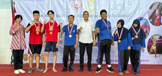 Ketua SOIna Kota Semarang, Arnaz Agung Andrarasmara bersama para juara Unified Champion School