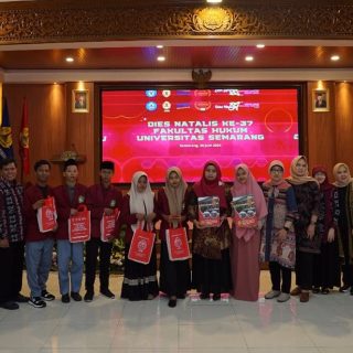 Peringatan Dies Natalis Ke-37 USM dilakukan Fakultas Hukum Universitas Semarang di Auditorium Ir.Widjatmoko Kampus Universitas Semarang, pada 26 Juni 2024