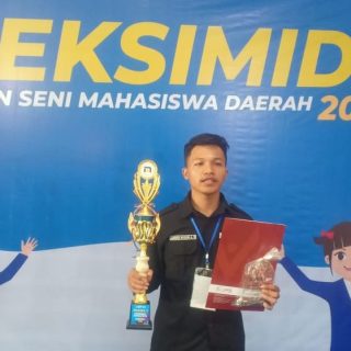 Ahmad Hasan Auny, juara Fotografi Jurnalistik Pekan Seni Mahasiswa Daerah (Peksimida)