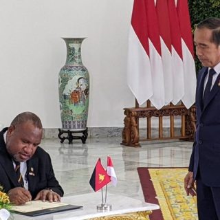 Presiden Joko Widodo menerima kunjungan Perdana Menteri (PM) Papua Nugini James Marape. Kedua negara sepakat melakukan kerja sama menandatangani empat naskah kerjasama (MOU)