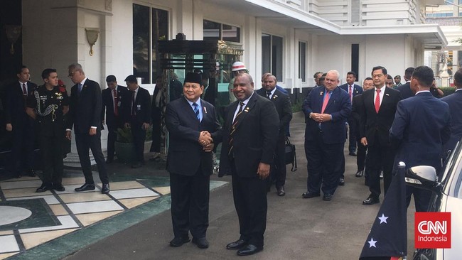 Menteri Pertahanan Prabowo Subianto menerima kunjungan Perdana Menteri Papua Nugini James Marape di Kantor Kementerian Pertahanan, Jakarta