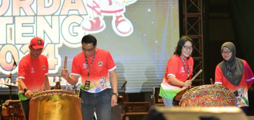 Sekjen KORMI Pusat, Djainal Abidin Simanjuntak, membuka Forda 2024 didampingi Ketua KORMI Jateng Rr. Maria Tri Mangesti SE dan Ketua Panitia Asfirla Harisanto SE MM, di GOR Satria Purwokerto Banyumas, Sabtu (6/7/2024) malam