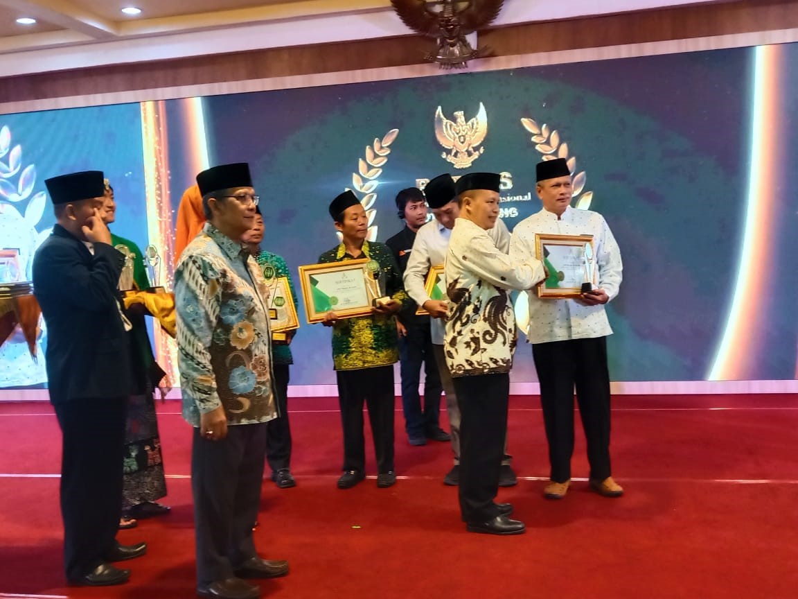 Penganugerahan Baznas Award 2024 berlangsung di Gedung Gradhika Bhakti Praja Jl Pahlawan No 9 Mugassari, Semarang, pada 24 Agustus 2024. Salah satu penerimanya adalah Unit Pengumpul Zakat (UPZ) Masjid Alqodar Sendangmulyo untuk kategori Kelembagaan Terbaik