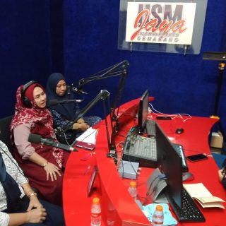 Talkshow BKBH Menyapa dengan mengangkat tema "Penyelesaian Sengketa Harta Bersama" di Studio Radio USM Jaya Gedung N Universitas Semarang (USM) pada Rabu (14/8/2024)