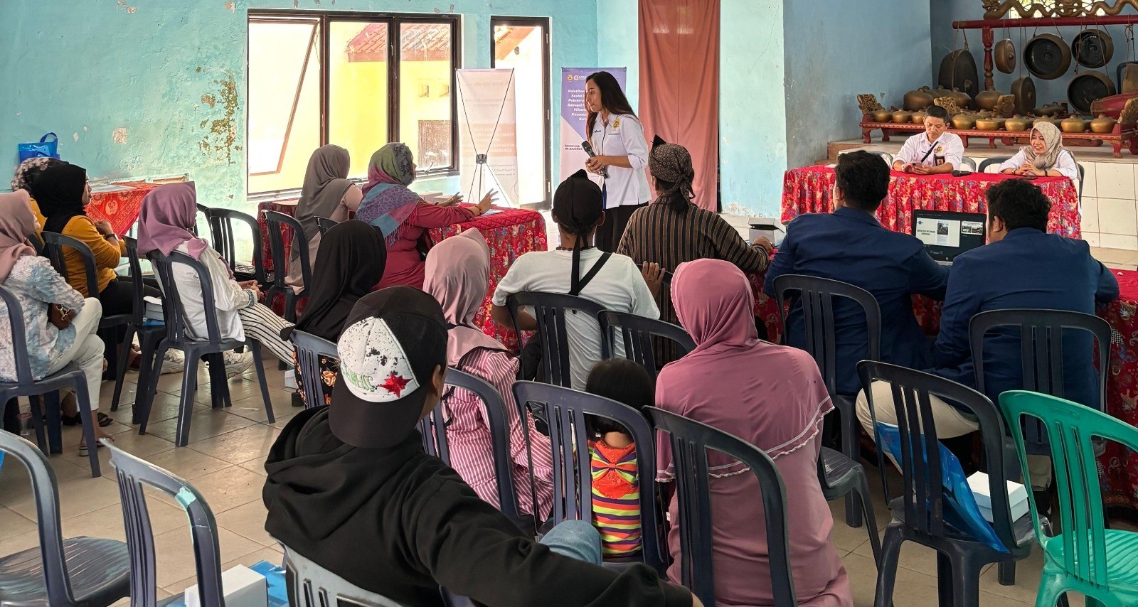 Pelatihan Pengelolaan Media Sosial Instagram ke Pokdarwis Kandang Gunung sebagai Media Promosi Desa Wisata Nongkosawit, Kecamatan Gunungpati, Kota Semarang. Kegiatan tersebut digelar Tim Pengabdian kepada Masyarakat dosen Prodi Pariwisata Universitas Semarang (PkM USM), baru-baru ini