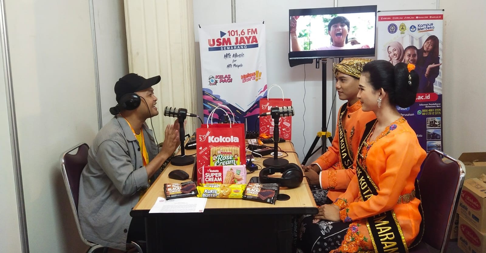 Salah satu program acara Radio USM Jaya di event ''Jateng Fair 2024'' salah satunya mendatangkan Denok dan Kenang Kota Semarang