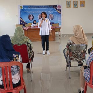 Acara Penyuluhan Hukum kepada kader penggerak masyarakat Kelurahan Trimulyo, Kecamatan Genuk, berlangsung di aula Kelurahan Trimulyo, Kecamatan Genuk Kota Semarang, pada 1 Oktober 2024. Kegiatan penyuluhan diberikan oleh Tim Pengabdian kepada Masyarakat Universitas Semarang (PkM USM)
