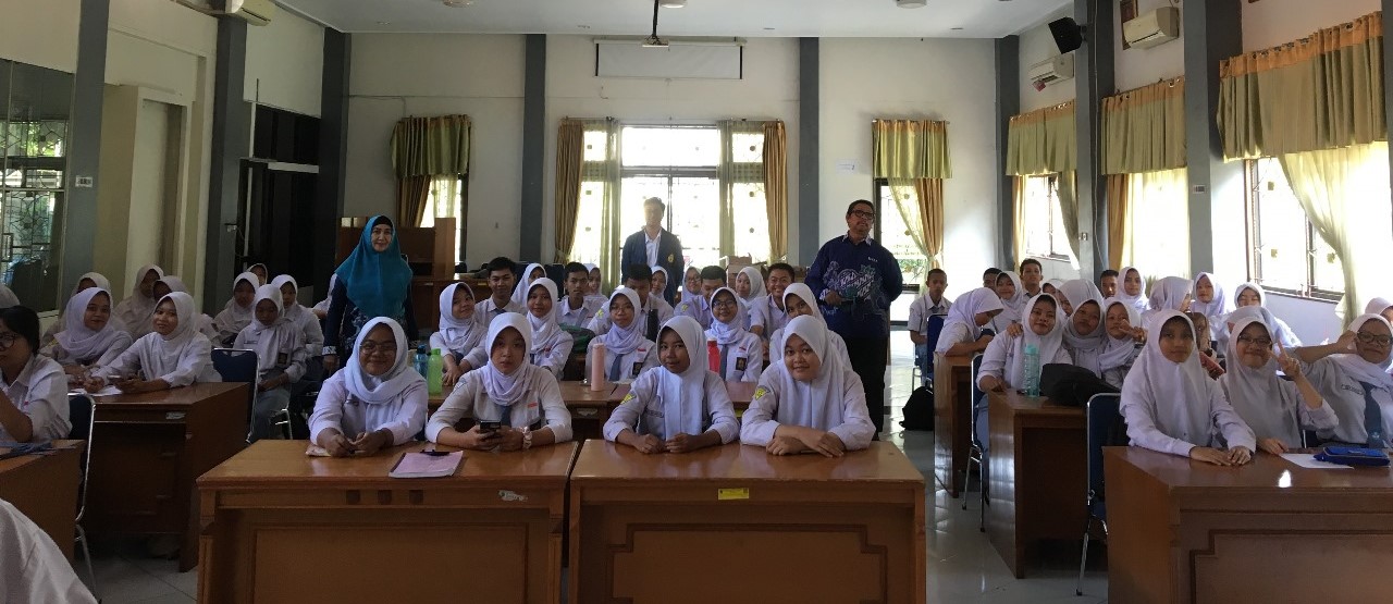 Sosialisasi Diversifikasi Olahan Buah Pala dilakukan Tim Pengabdian kepada Masyarakat Universitas Semarang (PkM USM) kepada siswa SMK Negeri H Moenadi Ungaran, Kabupaten Semarang pada 1 Oktober 2024