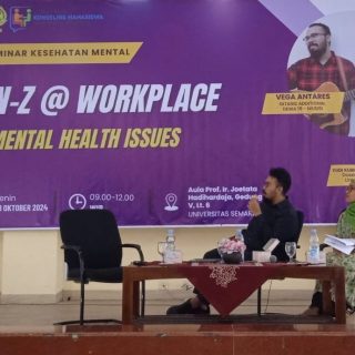 Seminar Kesehatan Mental yang mengusung tema "Gen-Z at Workplace Mental Health Issues" yang digelar Unit Pengelola Non-Struktural (UPNS) Konseling Mahasiswa Universitas Semarang (USM) di Lantai 6 Gedung V USM, pada Senin (28/10/2024)