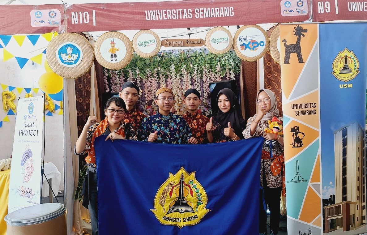 Tim USM dalam gelaran Kewirausahaan Mahasiswa Indonesia (KMI) Expo XV di Auditorium Mokodompit Universitas Halu Oleo (UHO) Kendari, pada 23 - 25 Oktober 2024