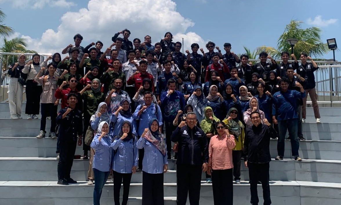 Delegasi dari Fakultas Teknik Universitas Swadaya Gunung Jati (FT UGJ) Cirebon, Jawa Barat berbaur dengan Fakultas Teknik Universitas Semarang (FT USM) dalam rangka kegiatan studi banding, Selasa (5/11/2024)