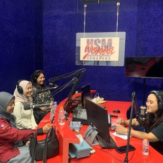 Talkshow USM Update di Studio Radio USM Jaya Gedung N USM yang mengangkat tema "Mengenal UKM Pilus USM