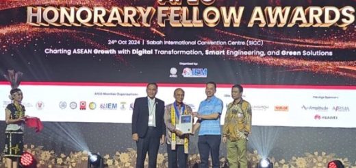 Direktur Utama PT. Meta Alvita, Ir. H. Soeharsojo, IPU, menerima kehormatan besar dengan penganugerahan gelar Honorary Fellow dari ASEAN Federation of Engineering Organisations (AFEO)
