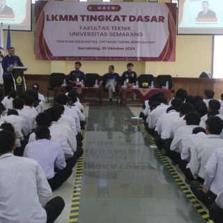 Latihan Keterampilan Manajemen Mahasiswa Tingkat Dasar (LKMM-TD) dan Malam Keakraban (Makrab) 2024 yang diikuti 206 mahasiswa baru di Aula Lt 6 Gedung V Prof Ir Joetata Hadihardaja FTP USM dan Kolat Rindam IV TNI-AD Bantir Sumowono, Kabupaten Semarang, baru-baru ini. Fakultas Teknik (FT) Universitas Semarang (USM)