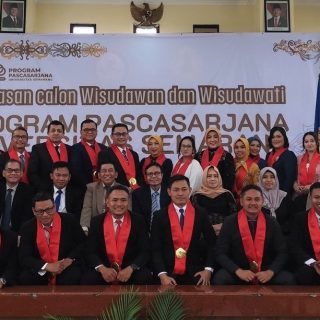 Para lulusan Program Studi Pascasarjana Universitas Semarang (USM) dalam acara pelepasan di Gedung Q lantai 6 Aula Prof Ir Joetata Hadihardaja, pada 24 November 2024