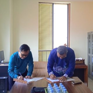 Penandatanganan kerja sama antara Fakultas Teknik (FT) Universitas Semarang (USM) dengan Fakultas Teknik Universitas Wijayakusuma Purwokerto (Unwiku) di Lantai 7 Gedung Menara USM, pada Jumat (22/11/2024)