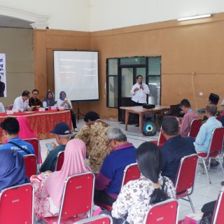 Kegiatan pencerahan Hukum Pilkada yang digelar Tim Pengabdian kepada Masyarakat dosen Program Studi Magister Hukum Universitas Semarang (MH USM) di Balai Kelurahan Krobokan, Kecamatan Semarang Barat, Kota Semarang, pada 5 Desember 2024.