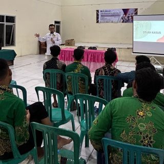 Kegiatan pelatihan bertajuk "Manajemen Beban Kerja untuk Meningkatkan Kesejahteraan Psikologis" digelar Tim Pengabdian kepada Masyarakat Universitas Semarang (PkM USM) di Balai Kelurahan Sembungharjo, pada 21 Desember 2024