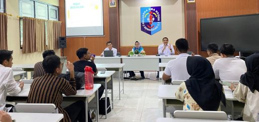 Pelatihan penulisan artikel ilmiah dengan tema ''Bangunan Gedung Hijau/Green building'' di SMA Negeri 2 Semarang Jalan Sendangguwo Semarang, baru-baru ini. Kegiatan yang diselenggarakan Tim Pengabdian kepada Masyarakat dosen Fakultas Teknik Universitas Semarang (PkM USM) itu diikuti puluhan siswa yang tergabung dalam ekstrakurikuler Karya Ilmiah Remaja