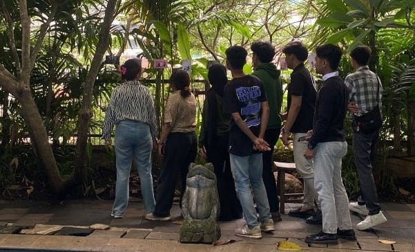 Beberapa mahasiswa Ilmu Komunikasi Universitas Semarang (Ilkom USM) mengikuti Campaign Coaching Clinic dan Pameran Foto yang diselenggarakan bersama Bild Photospot. Kegiatan berlangsung di Bild Photospot Semarang, pada Senin (16/12/2024)