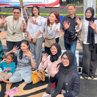 Kolaborasi antara mahasiswa Ilmu Komunikasi Universitas Semarang (Ilkom USM) dengan Komunitas Kinasih dalam kampanye sosial bertajuk #SatuHatiUntukInklusi pada 15 Desember 2024 di Car Free Day (CFD) Simpang Lima, Semarang