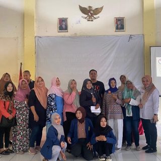 Tim Pengabdian kepada Masyarakat Fakultas ekonomi Universitas Semarang (PkM USM) memberikan pemahaman literasi keuangan kepada pelaku UMKM di Kelurahan Sendangmulyo, Kecamatan Tembalang, Kota Semarang, baru-baru ini