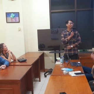 Seminar kelas tentang sumber daya manusia yang diselenggarakan Program Studi Magister Manajemen Universitas Semarang (MM-USM)di Gedung O, Pascasarjana USM, baru-baru ini. Kegiatan ini juga mengundang praktisi dari Inggris