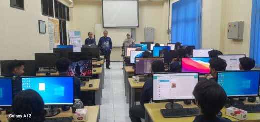 Sebanyak 17 mahasiswa Program Studi Pendidikan Teknologi Informasi dan Komunikasi (PTIK) Universitas IVET (Unisvet) mengikuti pelatihan bertajuk ''Penyuntingan Manuskrip Jurnal IEEE Menggunakan LaTeX'' yang diadakan Tim Pengabdian kepada Masyarakat (PkM) Fakultas Teknologi Informasi dan Komunikasi Universitas Semarang (FTIK USM), di Laboratorium M.2.1 FTIK USM, pada 6 Desember 2024