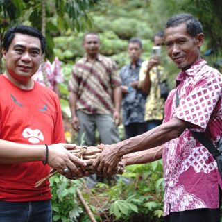 Anggota DPRD Jawa Tengah, Asfirla Harisanto, mendorong UMKM Banyumas memproduksi berbagai jenis makanan berbasis singkong yang dihasilkan para petani setempat